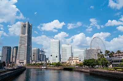 横浜みなとみらい21 約28.4 km(43分)